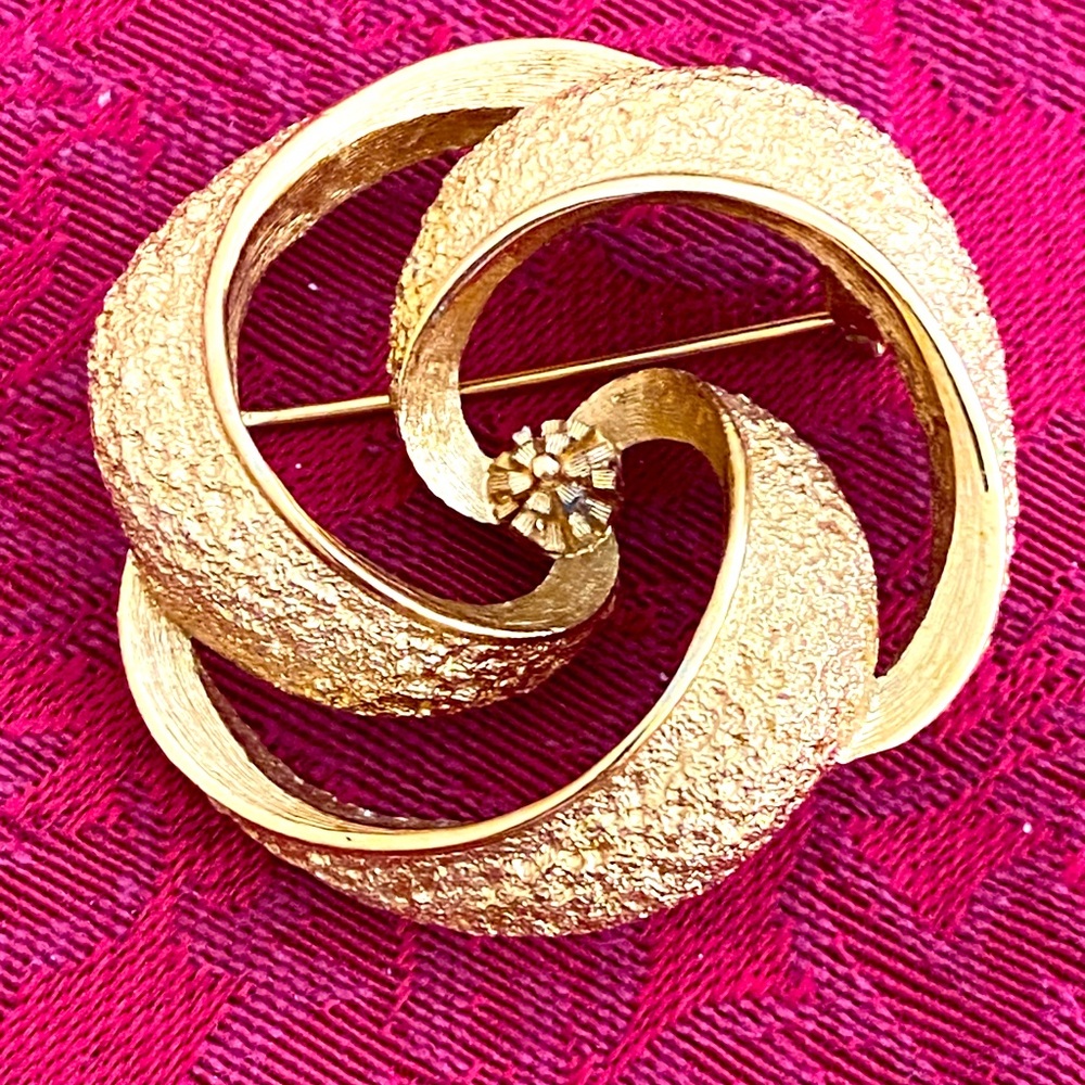 Vintage Monet Gold Tone Twisted Broach
